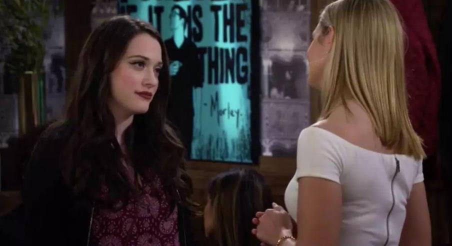 破产姐妹：害卡洛琳红毯出糗，不赔偿礼裙，博比到底爱不爱卡洛琳