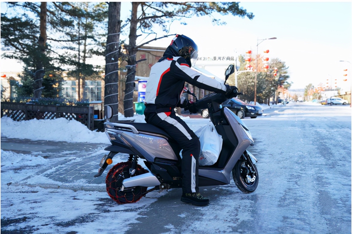 电动车跑得特别慢可以换电池吗,如何解决冬季电动车跑不远的问题