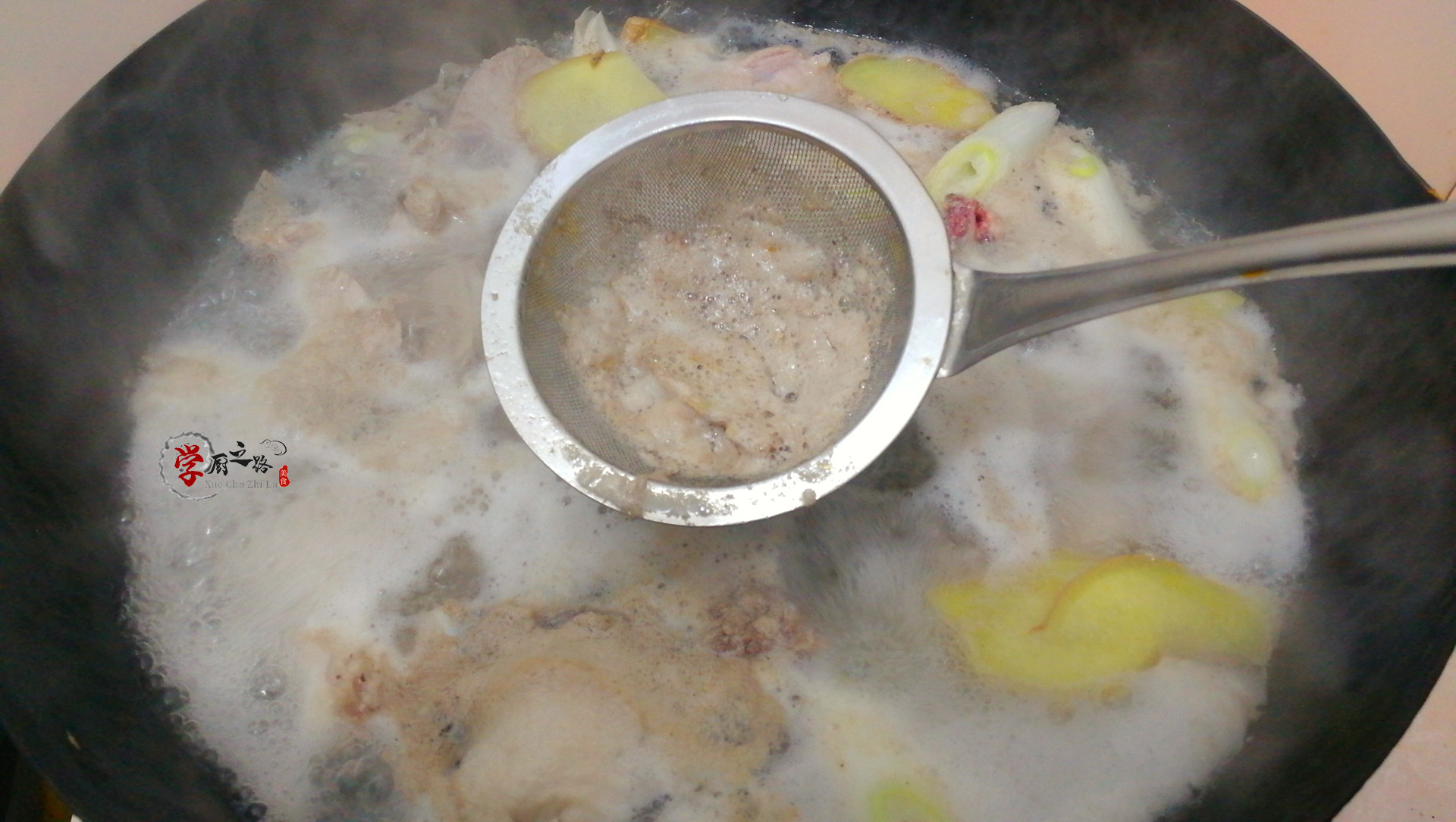 糖醋排骨干硬不脱骨?看大厨如何操作,干香肉嫩脱骨入味有诀窍