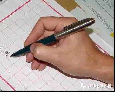 砚小田课堂握笔姿势,田钢笔字练字方法