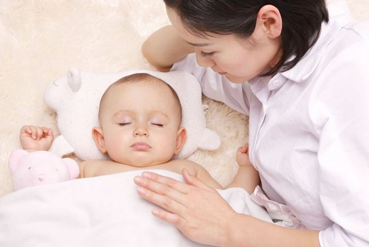 4个月宝宝养成奶睡的习惯怎么改,四个月宝宝变睡渣