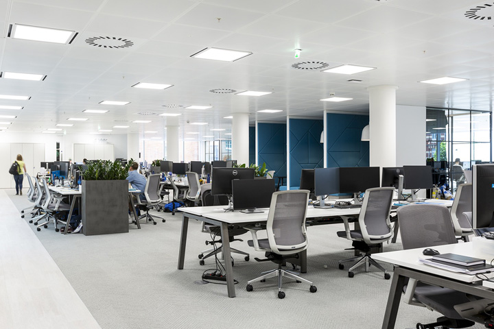 全包办公室走廊设计风格,现在办公室装修设计风格