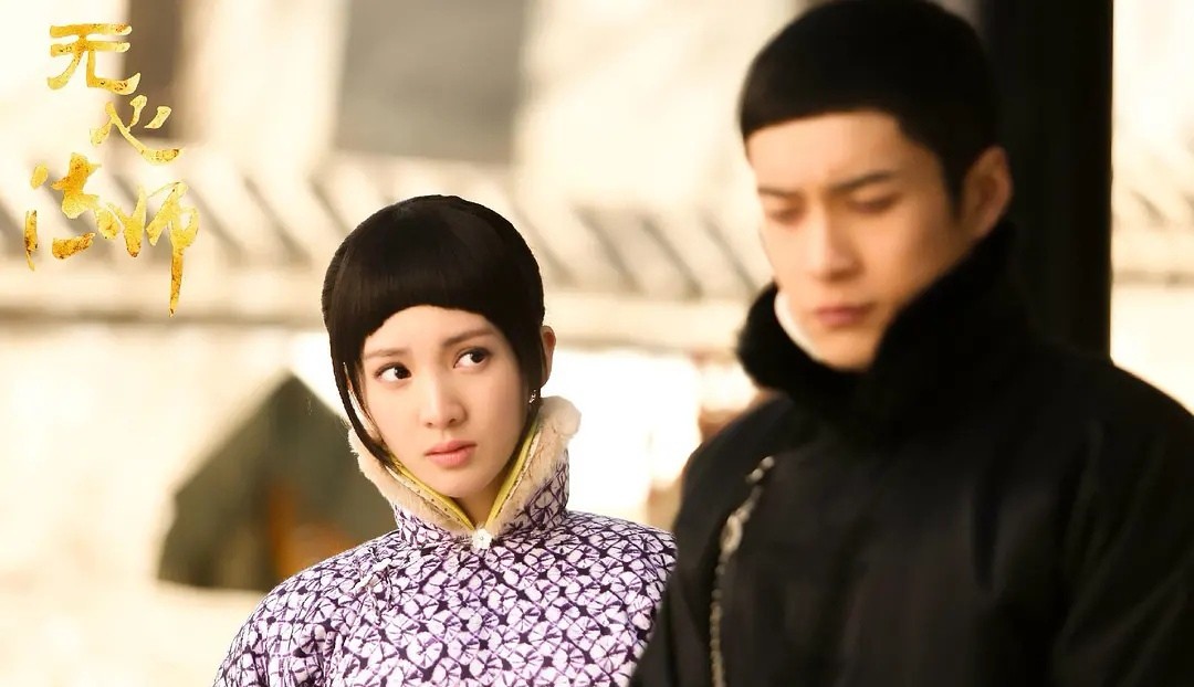 金晨舞蹈生路透,金晨露背公主裙配发型