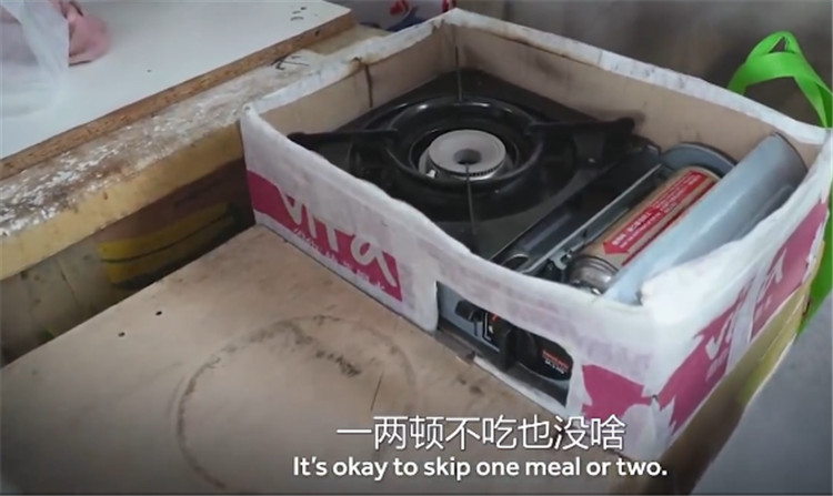 香港住笼屋的人有没有安家在大陆,在香港住笼屋的人有多少