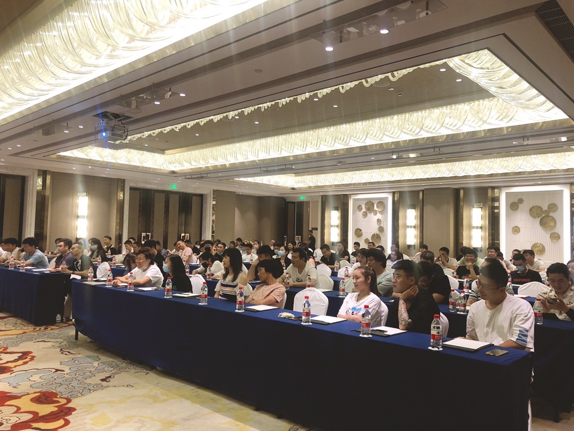 闃块噷宸村反闉嬮澊琛屼笟宄颁細,2019闃块噷宸村反鐢靛晢澶т細娴欐睙