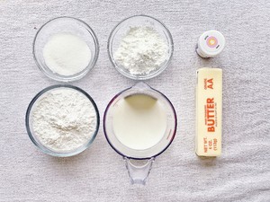 一碗糯米粉一个芒果,一碗糯米粉一个紫薯