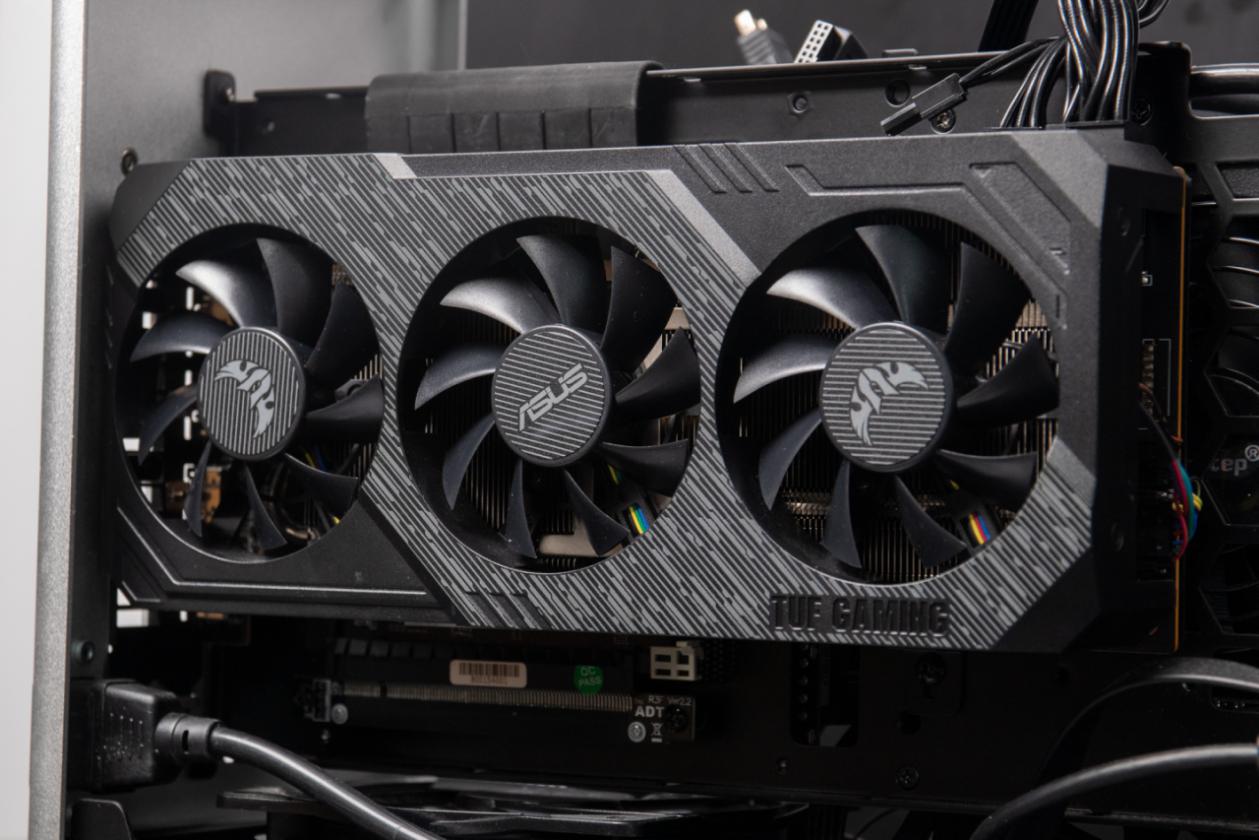 锐龙r73700x游戏体验,itx游戏主板推荐