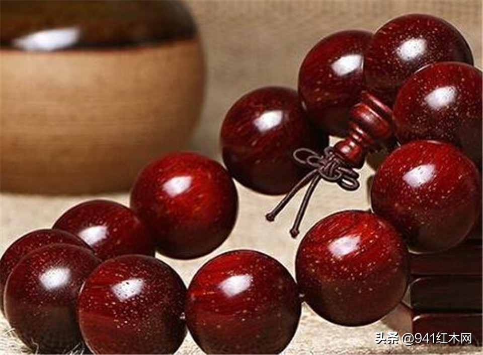 血檀手串和小叶紫檀盘玩有啥区别,小叶紫檀满天星手串怎么盘出来