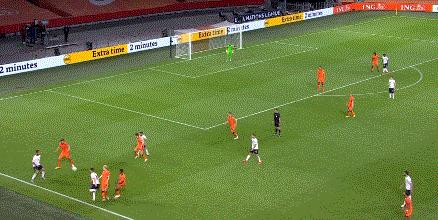 三观尽碎！荷兰主场负意大利，场面比比分更揪心，防线集体梦游