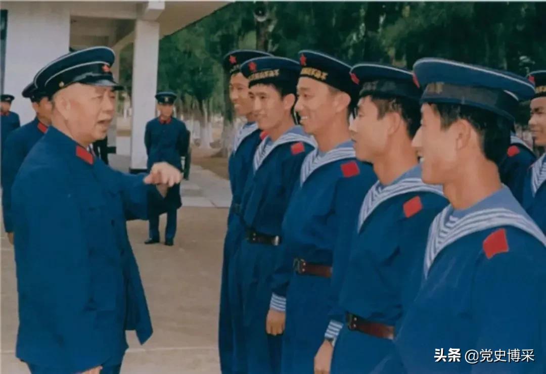 *小平邓**与麾下爱将*华清刘**