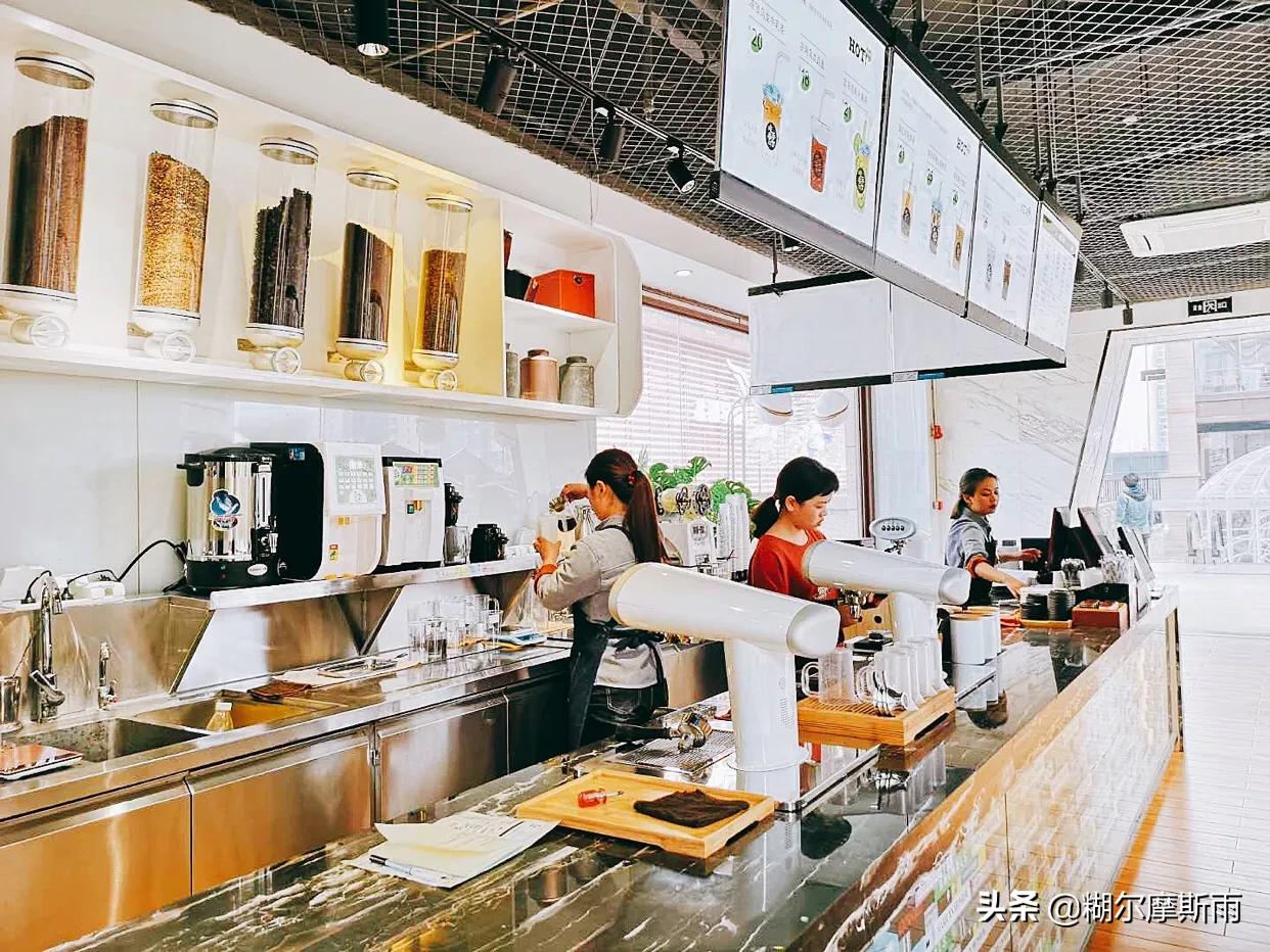 喜茶排外排队,喜茶排队100杯