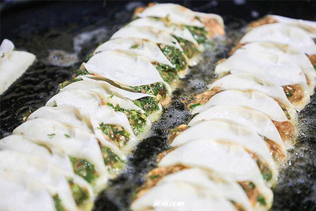 锅贴饺子四新道店,上海闵行开了几十年的锅贴店