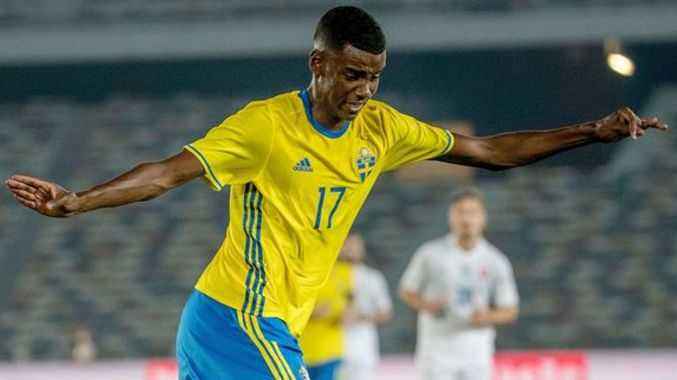 球场上种族歧视怎么处罚,球场上呼吁不要种族歧视