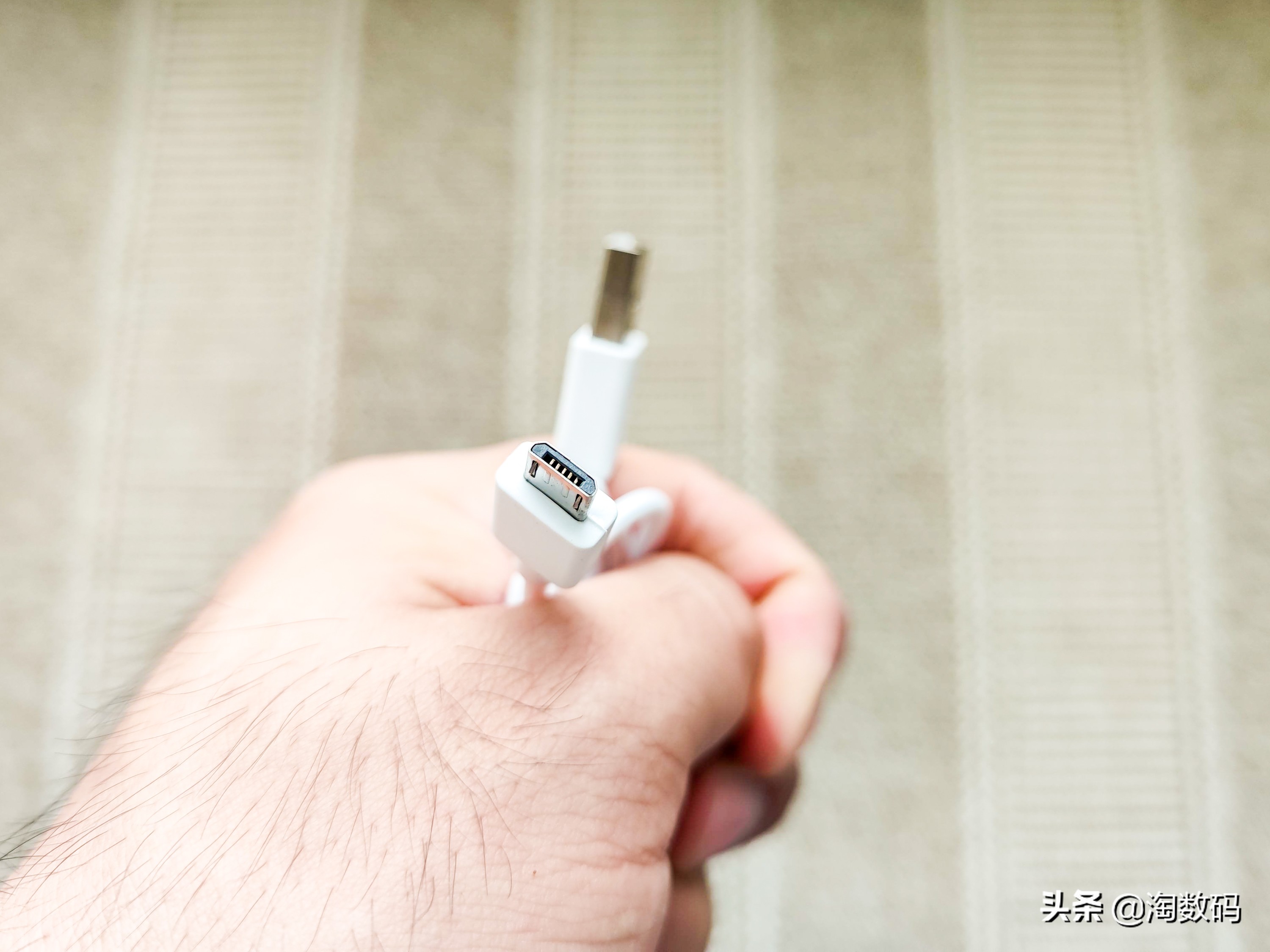 ￥9块9的德国LED充电台灯？105年欧司朗血统能否传承，开箱晒个单