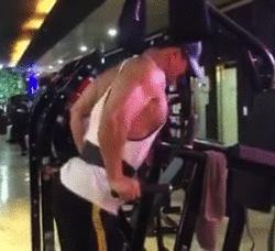 肌肉男女实力强啪，帅翻整个健身圈