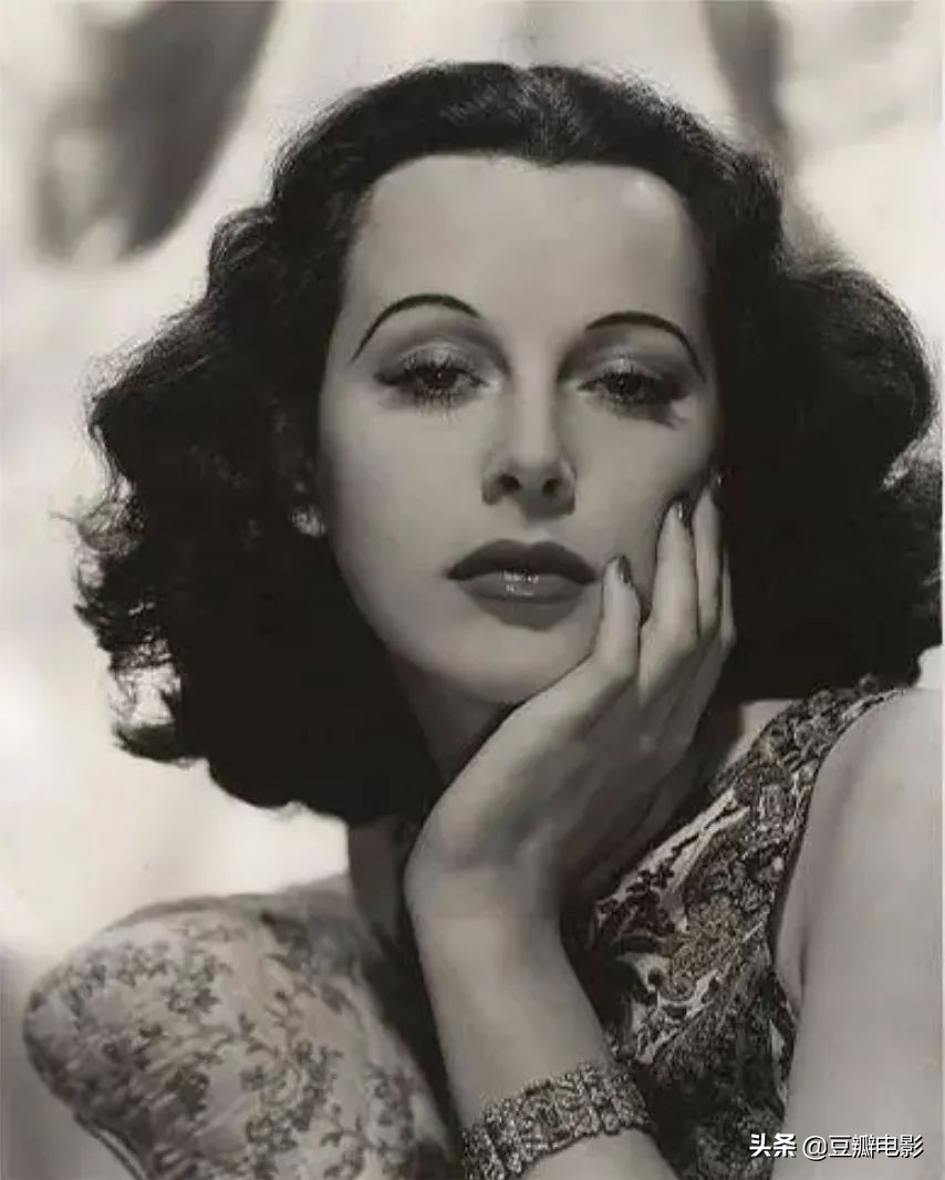 首位全裸出镜，这好莱坞*星艳**竟是wifi之母《*物尤**：海蒂·拉玛传》