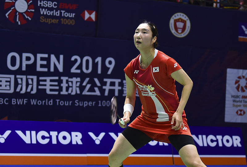 外战终于取胜，何冰娇两局横扫韩国一姐，携手陈雨菲共赴女单八强