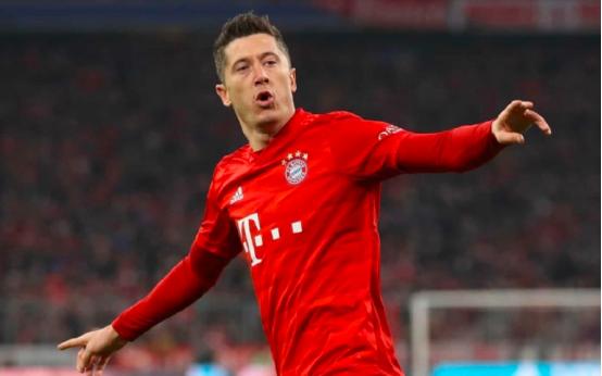 梅西拿冠军巴黎赚多少,梅西夺得的世界冠军瞬间