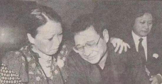 古龙情史江湖故事,古龙所经历的感情历程