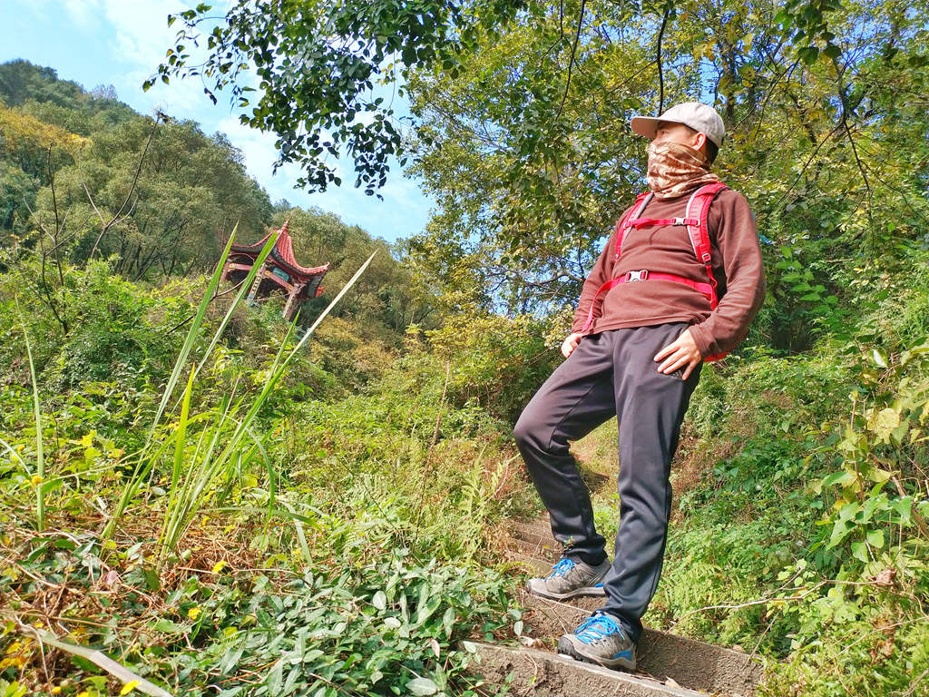 温暖舒适轻盈灵活——阿迪达斯HYBDSTRPTWT18男子户外长裤测评