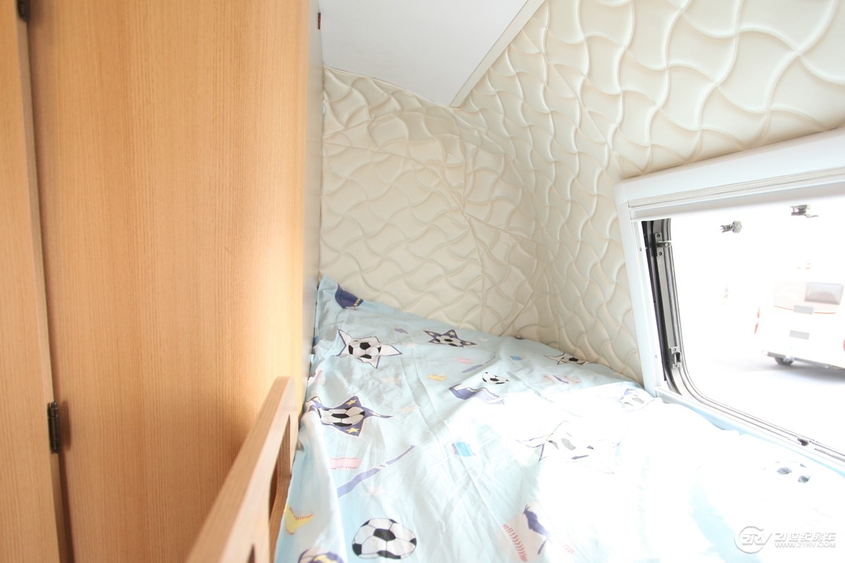 房车价格5-10万元拖挂式房车,房车价格5-10万元7米拖挂房车