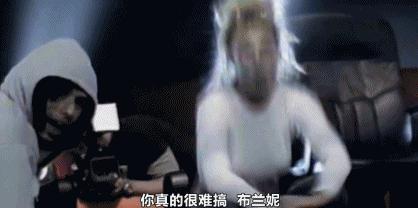 红极一时的世界巨星，被三个男人推进深渊，其中一个还是亲生父亲