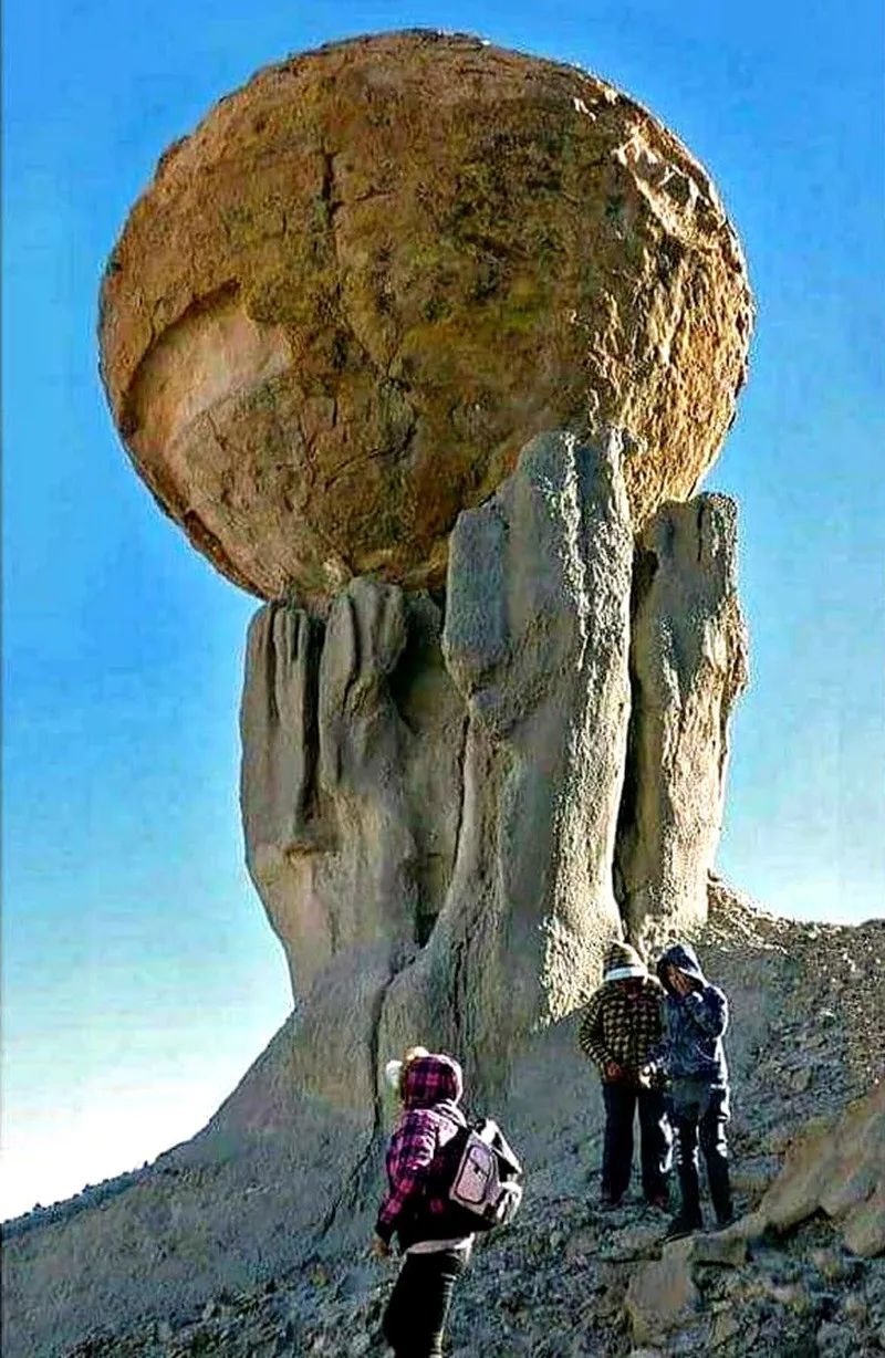 奇石怪桩,奇石怪岩