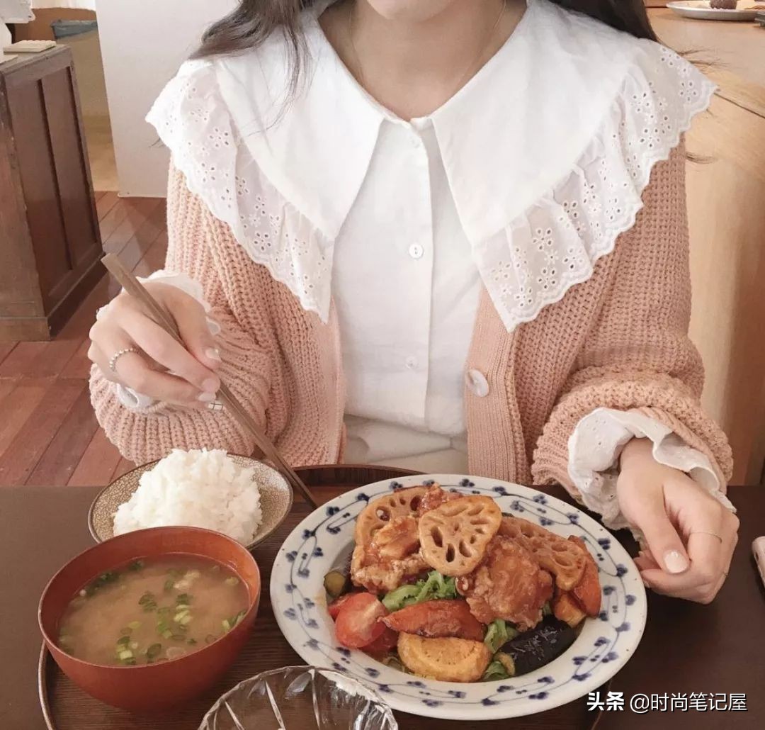 爆款撞色慵懒风毛衣穿搭,毛衣衬衫外套长款慵懒风穿搭