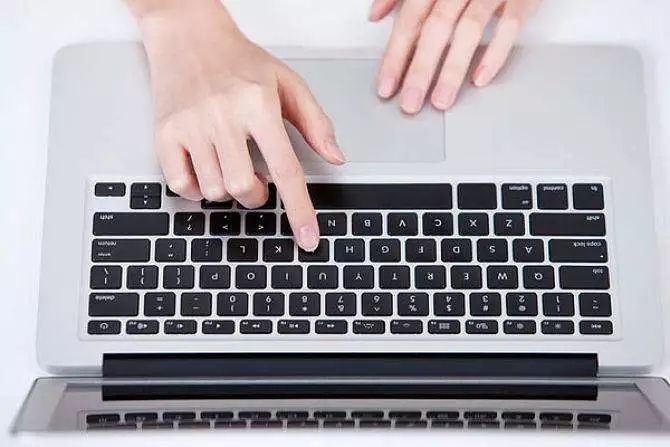 笔记本第一次开机卡顿重启就好了,电脑不重启解决卡顿