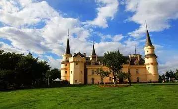 张裕葡萄酒与国外酒庄红酒对比,张裕的红酒有便宜的吗