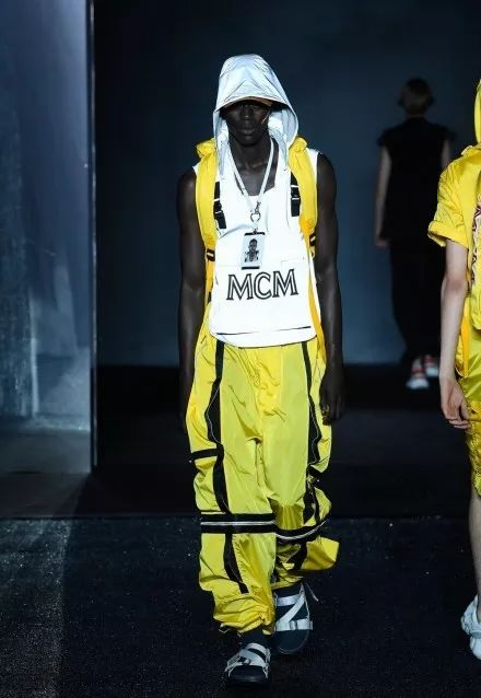 mcm为什么有的深有的浅,mc为什么喜欢奚梦瑶