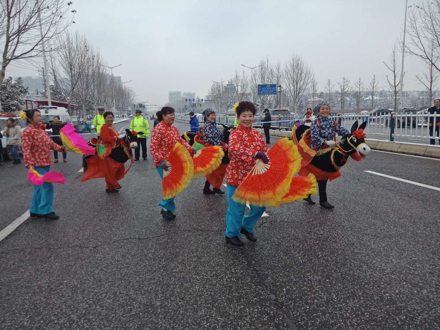 莱西秧歌队闹元宵小伙子,莱西秧歌大赛完整版