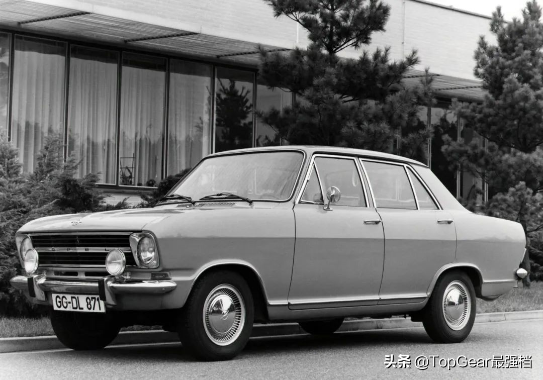 施瓦辛格开哈雷,施瓦辛格出车祸开的什么车