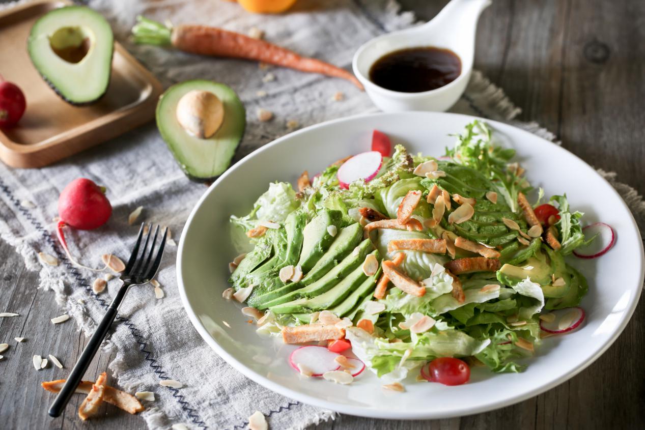 过分成熟牛油果能吃吗,牛油果什么情况下不能吃了