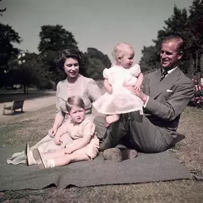 93岁女王年年放暑假！深扒女王秘密“朋友圈”，看看她都玩些啥