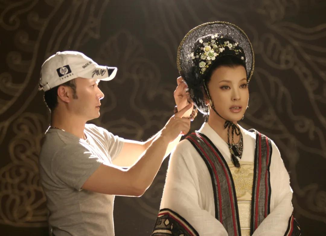 中国彩妆刷爆ins！背后“神仙”藏不住了！我：寄头可以包邮吗？