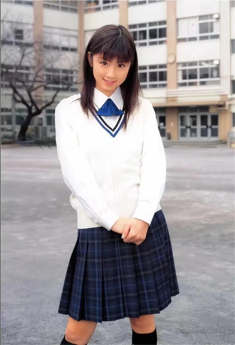 小仓优子晒素颜照被粉丝赞少女感十足，原来真的有逆生长哦
