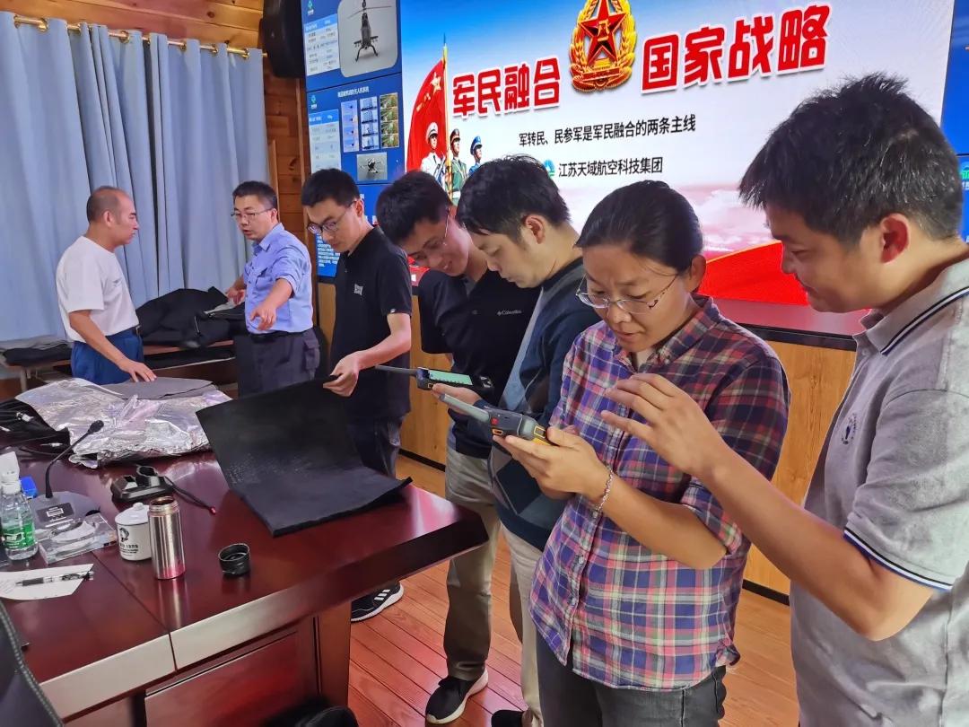 日前天津消防研究所工作组到中国科学院上海光学精密机械研究所和江苏天域航空科技集团走访调研