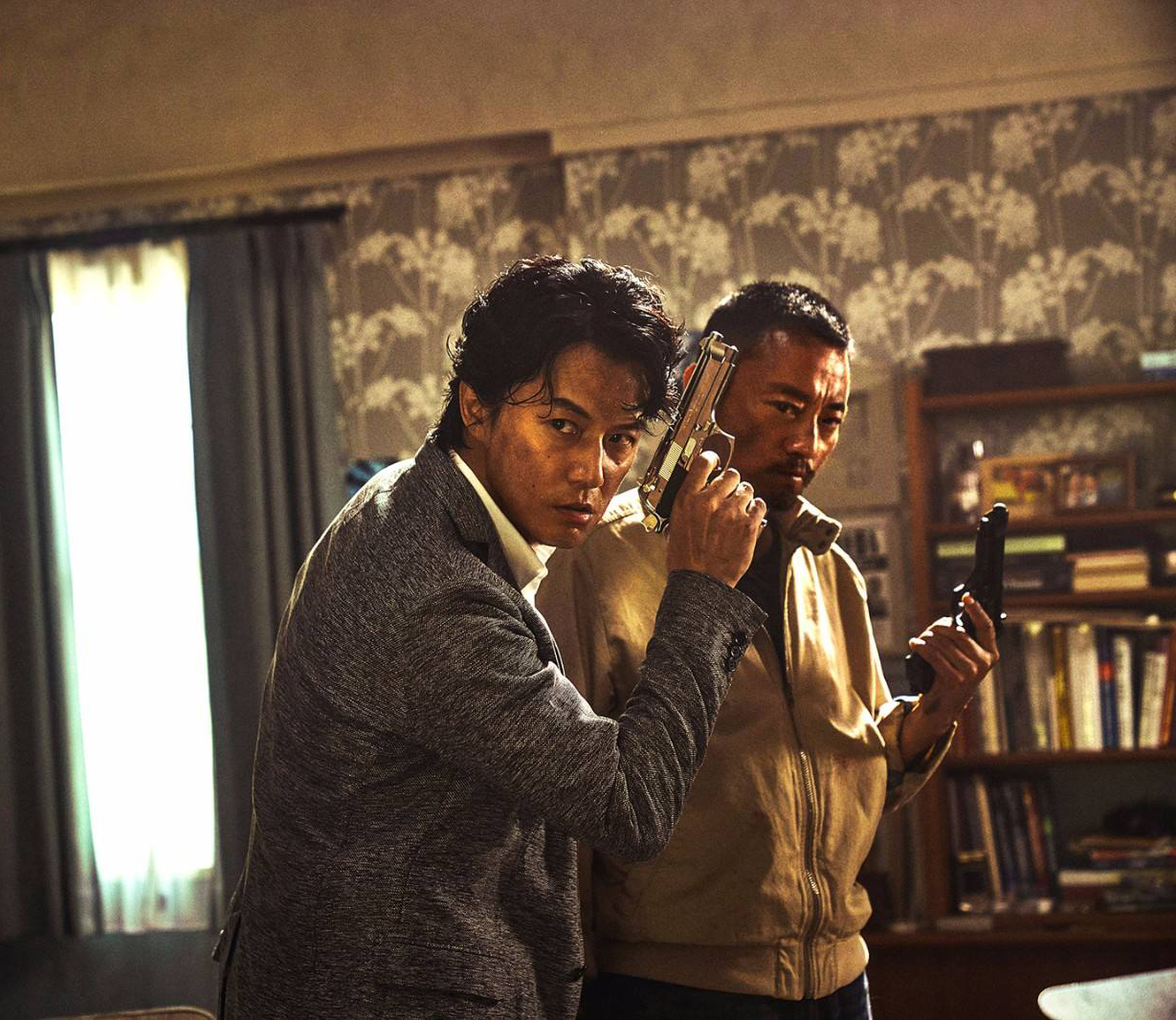 影视剧的编辑真该“恶补”点枪械知识，不然“无限开火”也太假了