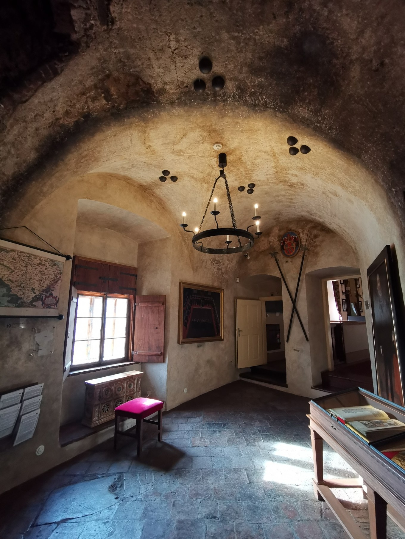 中欧美景美食自驾之旅在CK小镇亲手制作皮具纪念品