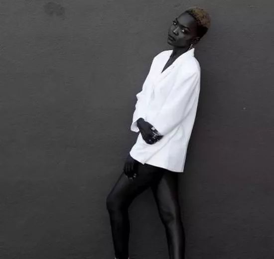 世界最黑的女模特,史上最黑的女模特