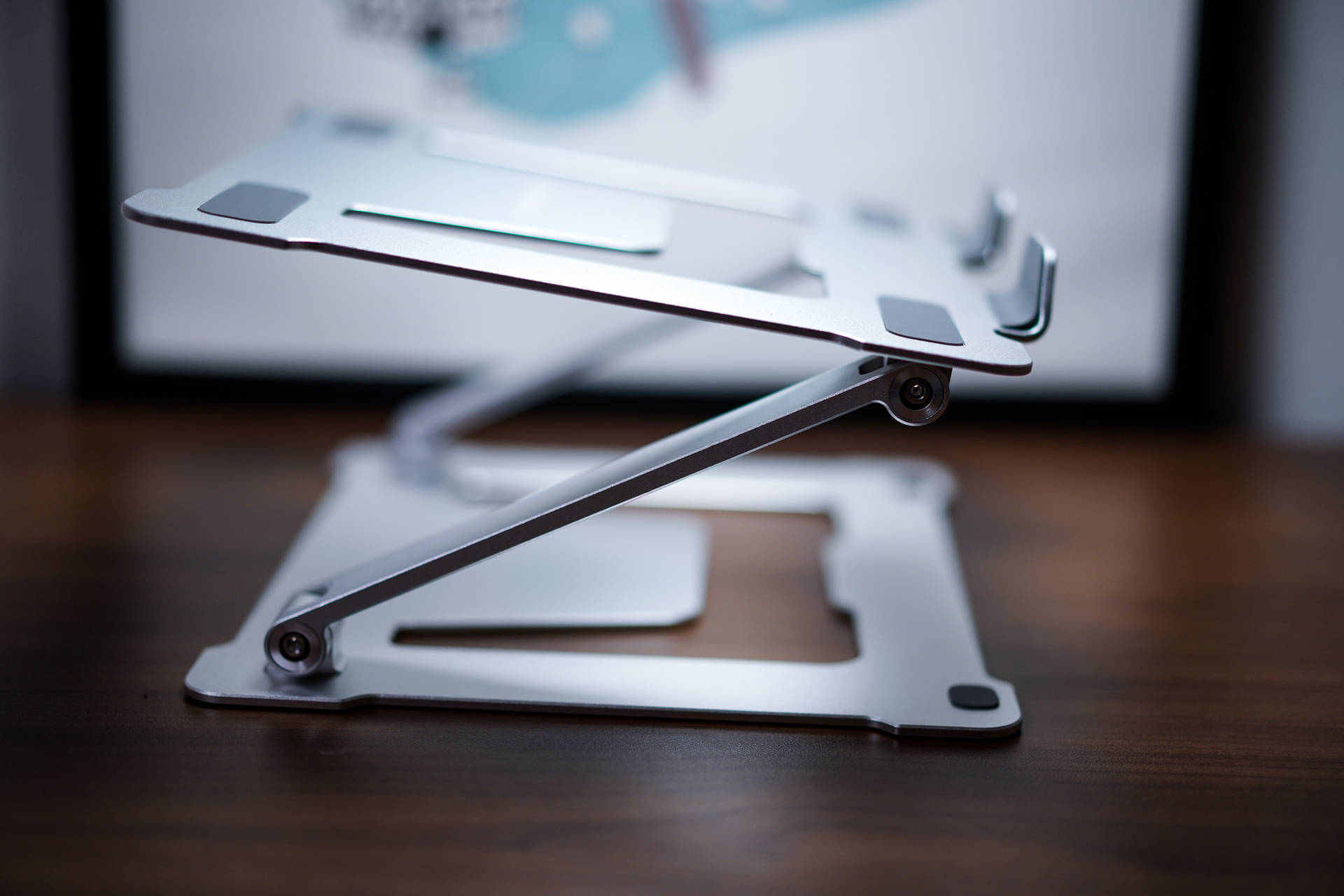 论如何拯救家里的小桌面?聊聊我那些花小钱省大地方的桌面好物