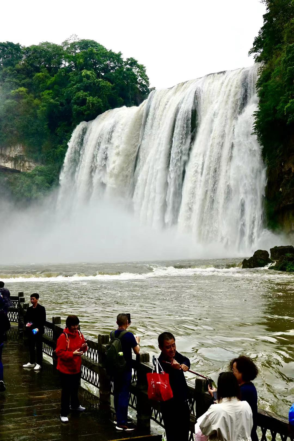 奇观天下｜丰水期的黄果树瀑布令人震撼
