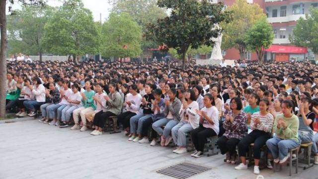 临颍县三高校长,襄城县三高开学典礼