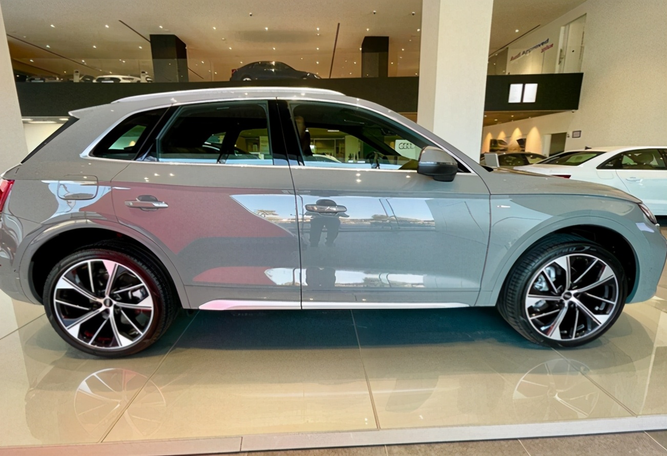 全新奥迪q5有哪些颜色好看,新款奥迪q5实拍