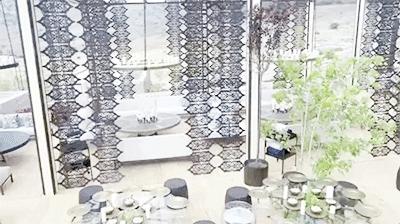 15万颗施华洛世奇水晶,eliesaab婚纱