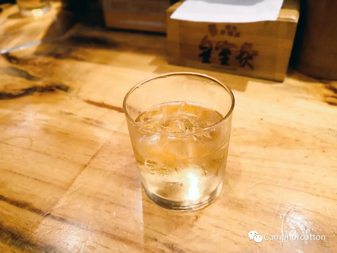 炎热的夏天,社畜需要一个安静的小酒馆