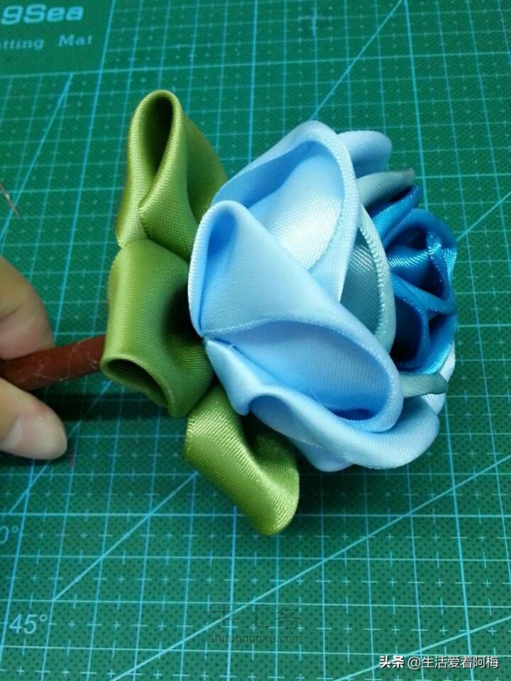 什么纸花送给老师做教师节礼物呢,教师节送给老师一束花手工礼物