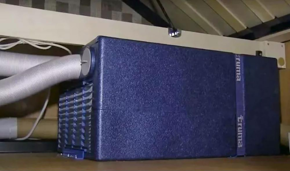 新款国六麦卡单排越野房车,定制四驱越野全地形b型长轴房车