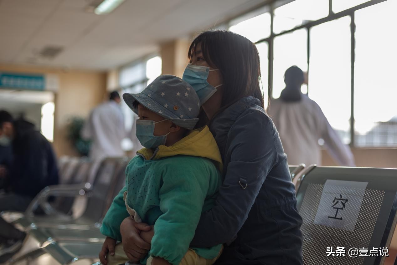 萌娃从小失明却不知真相 (宝宝眼睛险些失明)